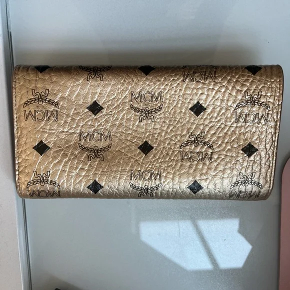 MCM Gold Wallet - Picture 2 of 4
